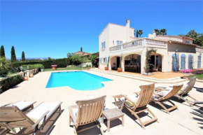 Charming independent Provençal villa with large pool